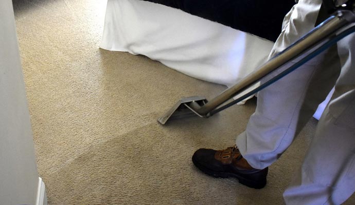 cleaning a wool carpet in the bedroom