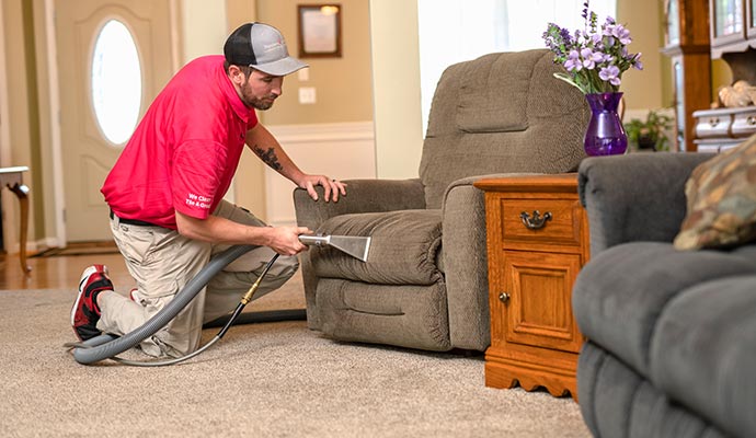 upholstery cleaning with equipment